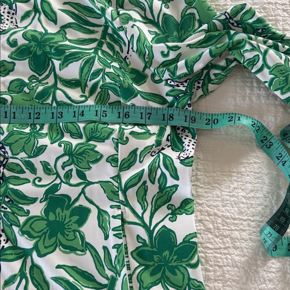 Lilly Pulitzer “lil escape plan” pattern Jacket - Picture 3 of 12